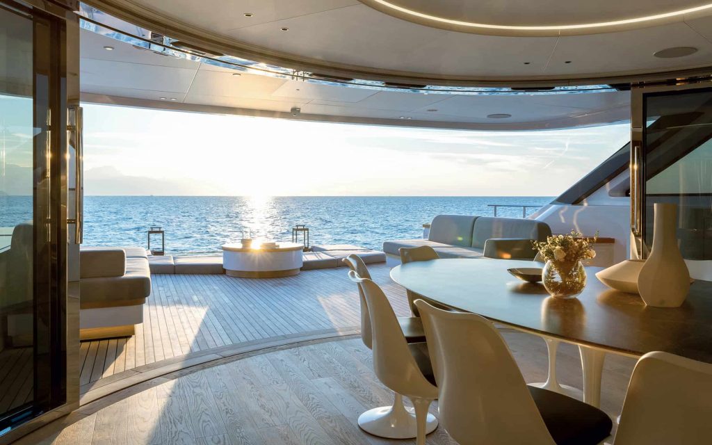 Benetti Oasis 34M
