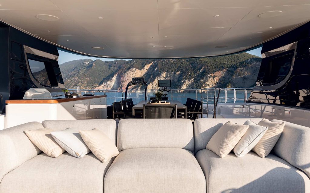 Benetti Oasis 34M