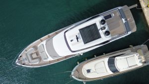 Ferretti 860