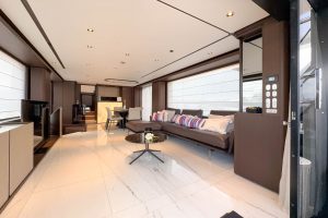 Ferretti 860