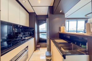 Ferretti 860