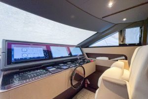 Ferretti 860