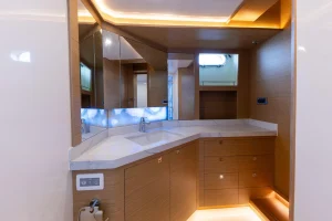 Selene 64 Ocean Explorer