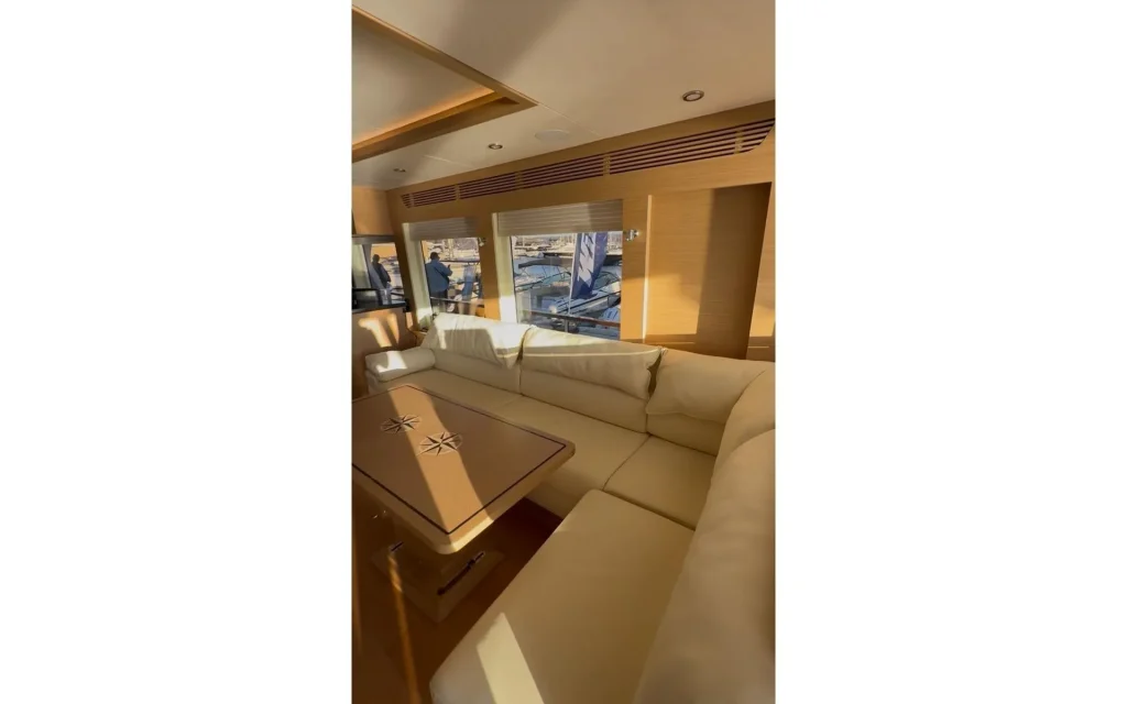 Selene 64 Ocean Explorer