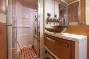 Azimut 64