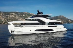 Ferretti Infynito 80