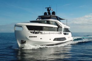 Ferretti Infynito 80