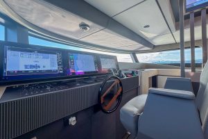 Ferretti Infynito 80