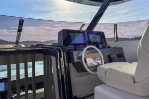 Ferretti Infynito 80