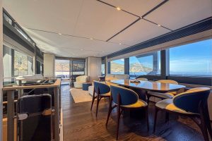 Ferretti Infynito 80